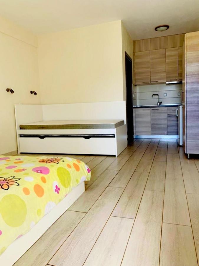 Freddy'S Place Aparthotel Nea Vrasna Ngoại thất bức ảnh